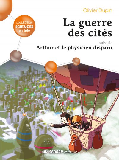 un enfant survole une ville à bord s'une montgolfière